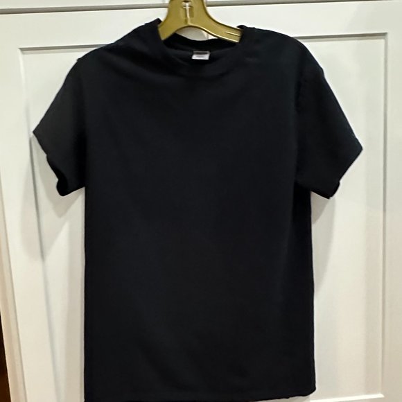 Gildan Black T-shirt Men's, Small - Picture 1 of 3